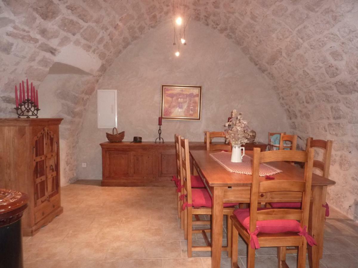 Le Passe Compose Villa Millau Bagian luar foto